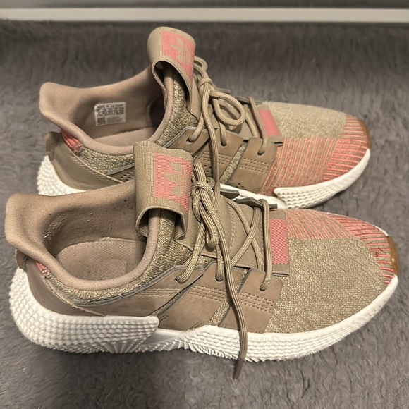 ADIDAS ORIGINALS PROPHERE J KHAKI PINK WHITE. Size 7 women/ US men 5 - Picture 2 of 6